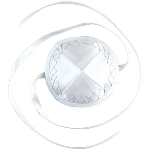 כיפת סאטן לבנה לתינוק 9 ס״מ עם עיטור כסוף ושרוכים סאטן כסף,לבן