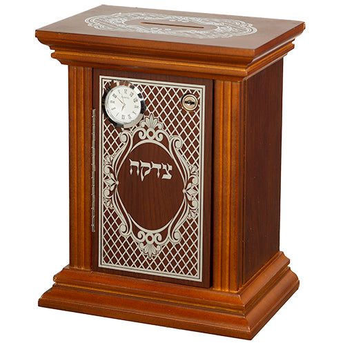 קופת צדקה עץ מהודרת עם מנעול ושעון 22×29 ס״מ עץ