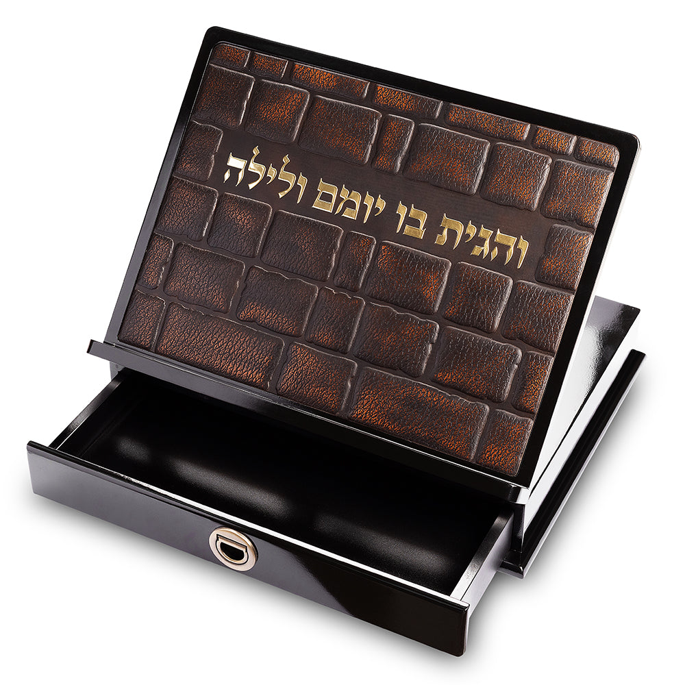 שטנדר מעץ עם פלקטה דמוי עור וומגירה 38×30 ס״מ עץ,דמוי עור