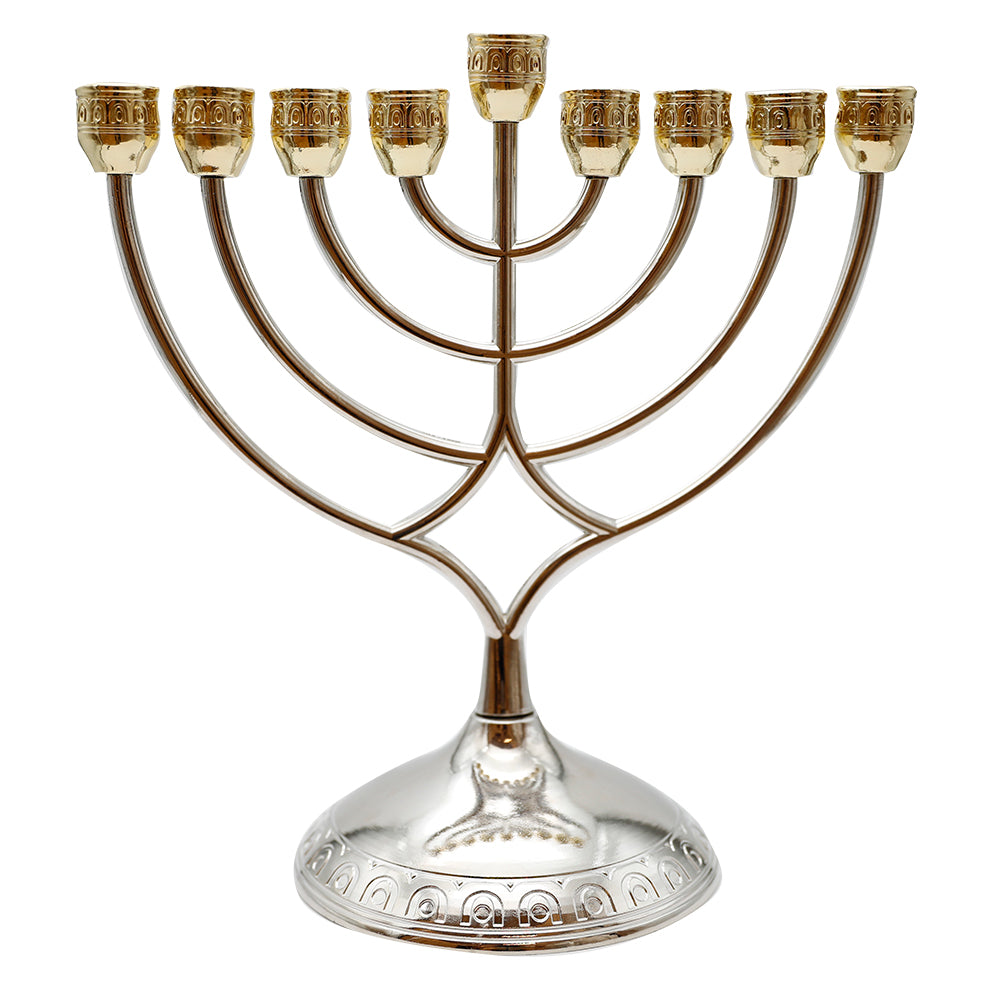 חנוכייה מתכת מהודרת עם קנים זהב 16×18 ס״מ מתכת זהב