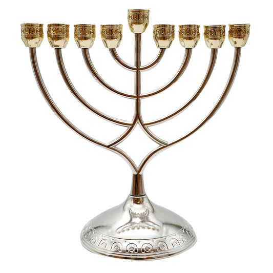 חנוכייה מתכת מהודרת עם קנים זהב 16×18 ס״מ מתכת זהב