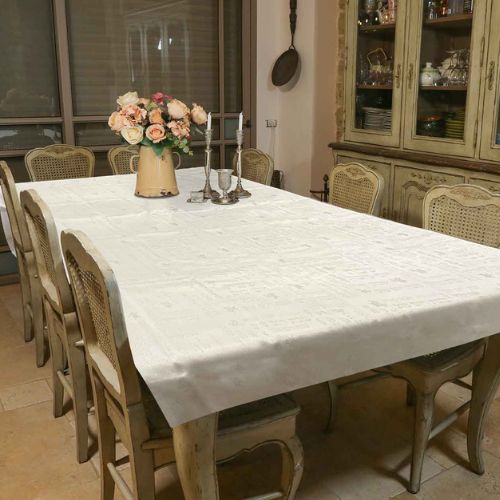 מפת שולחן מהודרת "שבת ויום טוב" 140×220 ס״מ בד לבן