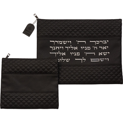 סט טלית תפילין דמוי עור שחור אותיות בולטות "יברכך" כסף 31×38 ס״מ דמוי עור שחור