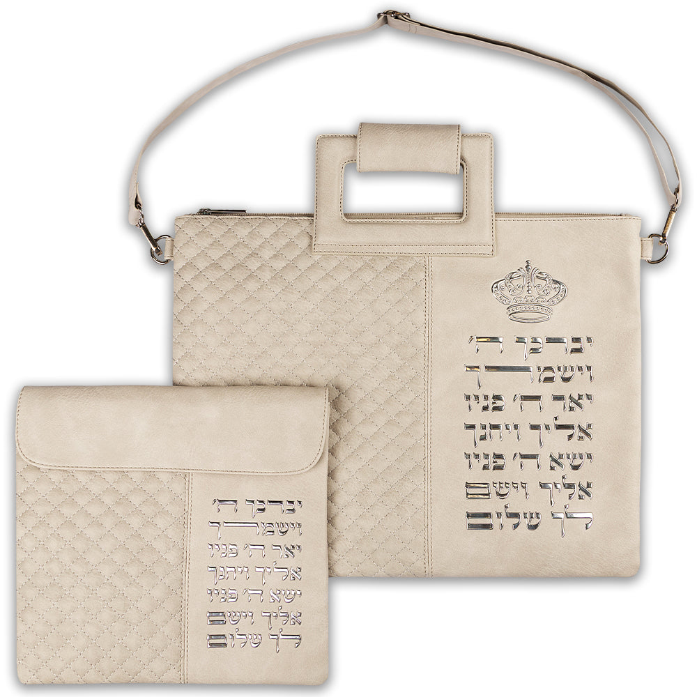 תיק מפואר לטלית דמוי עור אפור אותיות בולטות "יברכך" כסף 36×29 ס״מ דמוי עור אפור