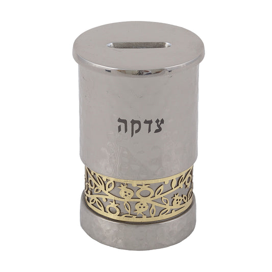 קופת צדקה + עיטור - עבודת פטיש